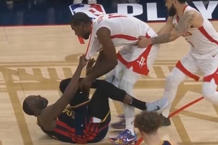 篮球明星大对决,场上火药味十足的简单介绍 篮球明星大对决,场上火药味十足的简单介绍