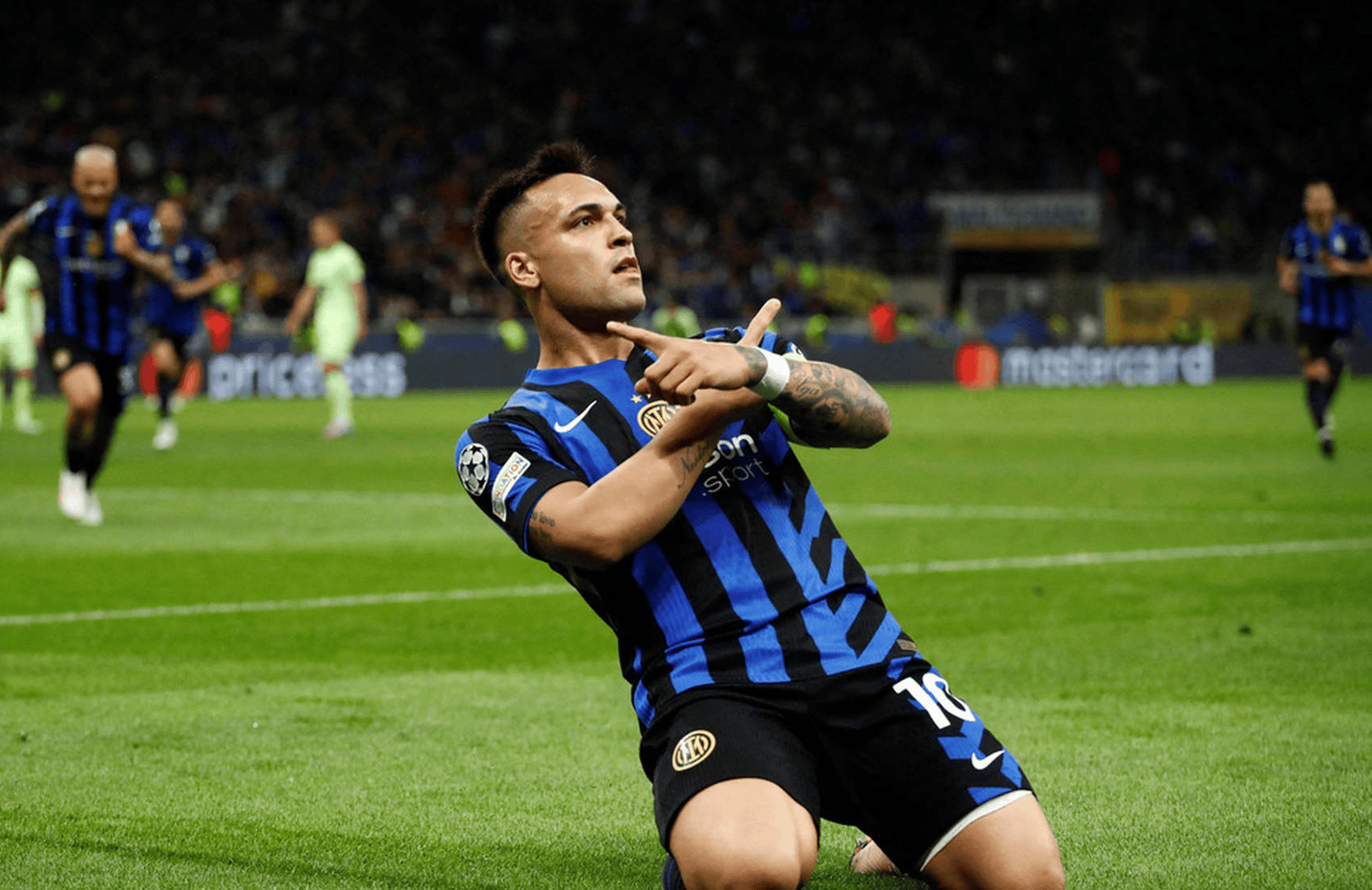 包含巴塞罗那客场胜利,轻松挺进下一轮的词条 包含巴塞罗那客场胜利,轻松挺进下一轮的词条