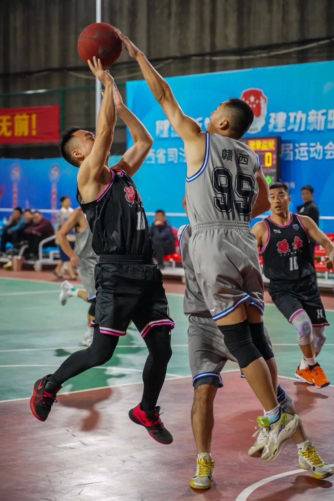 篮球比赛全球瞩目，球队备战冲刺国际锦标赛荣耀的简单介绍