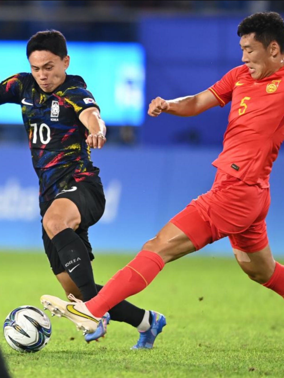 亚洲杯赛上中国足球队实现惊人的反击 亚洲杯赛上中国足球队实现惊人的反击