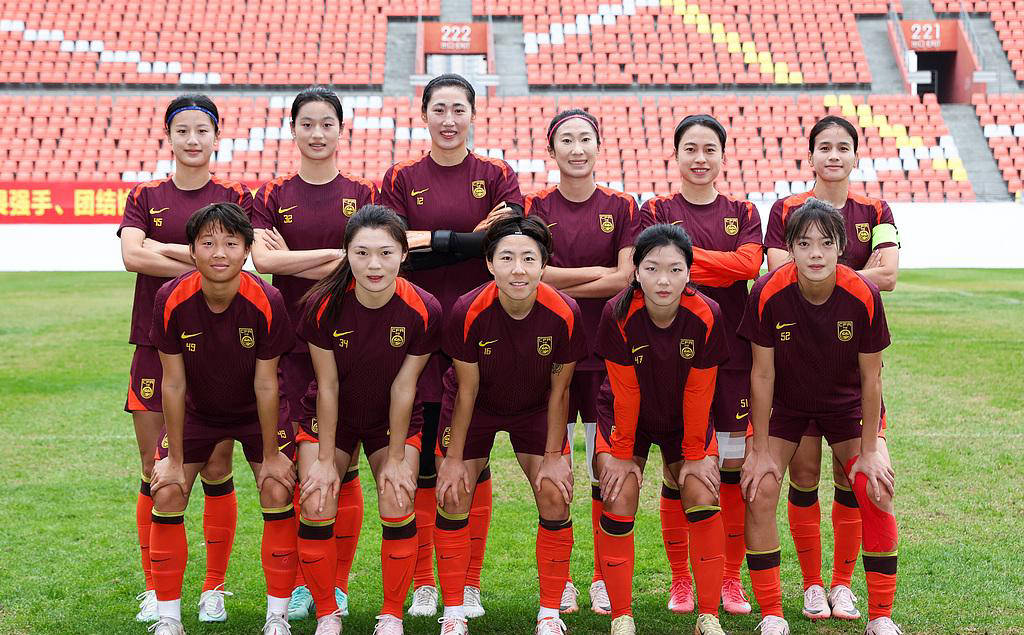 中国女足队员团结合作,共同晋级的简单介绍 中国女足队员团结合作,共同晋级的简单介绍