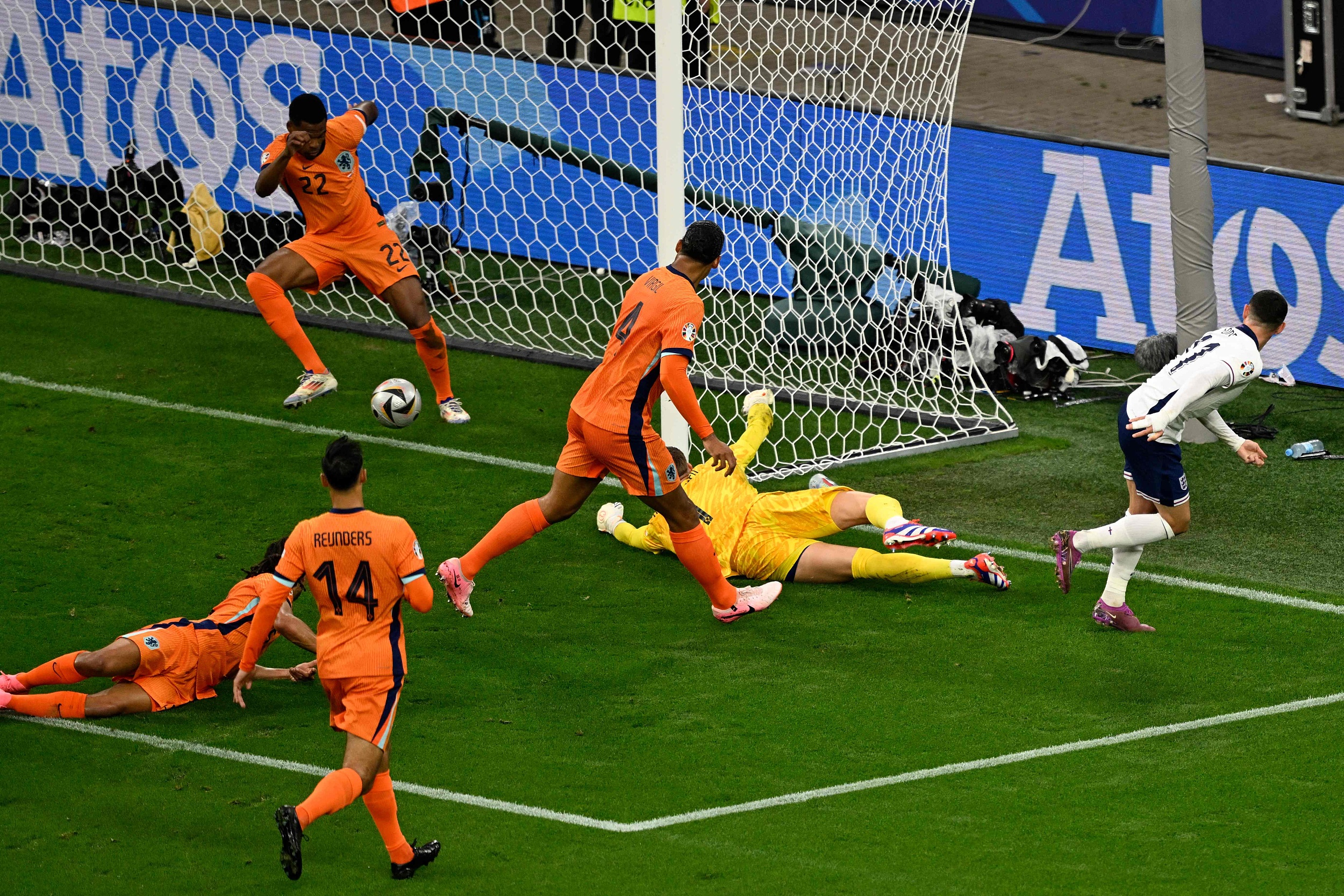 英格兰队一路领先,预计进军欧洲杯决赛 英格兰队一路领先,预计进军欧洲杯决赛