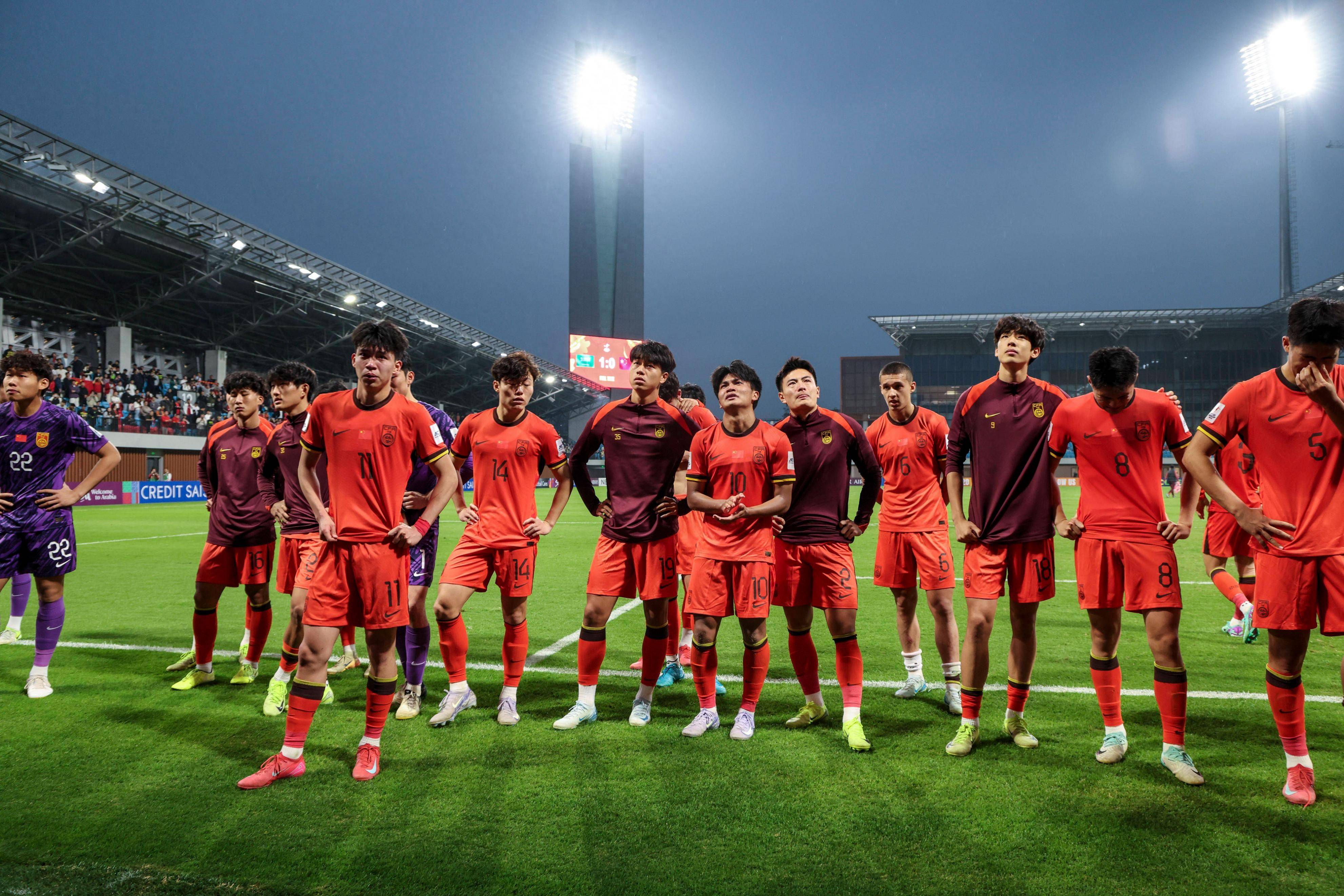 球员伤病不断,团队合作成亮点的简单介绍 球员伤病不断,团队合作成亮点的简单介绍