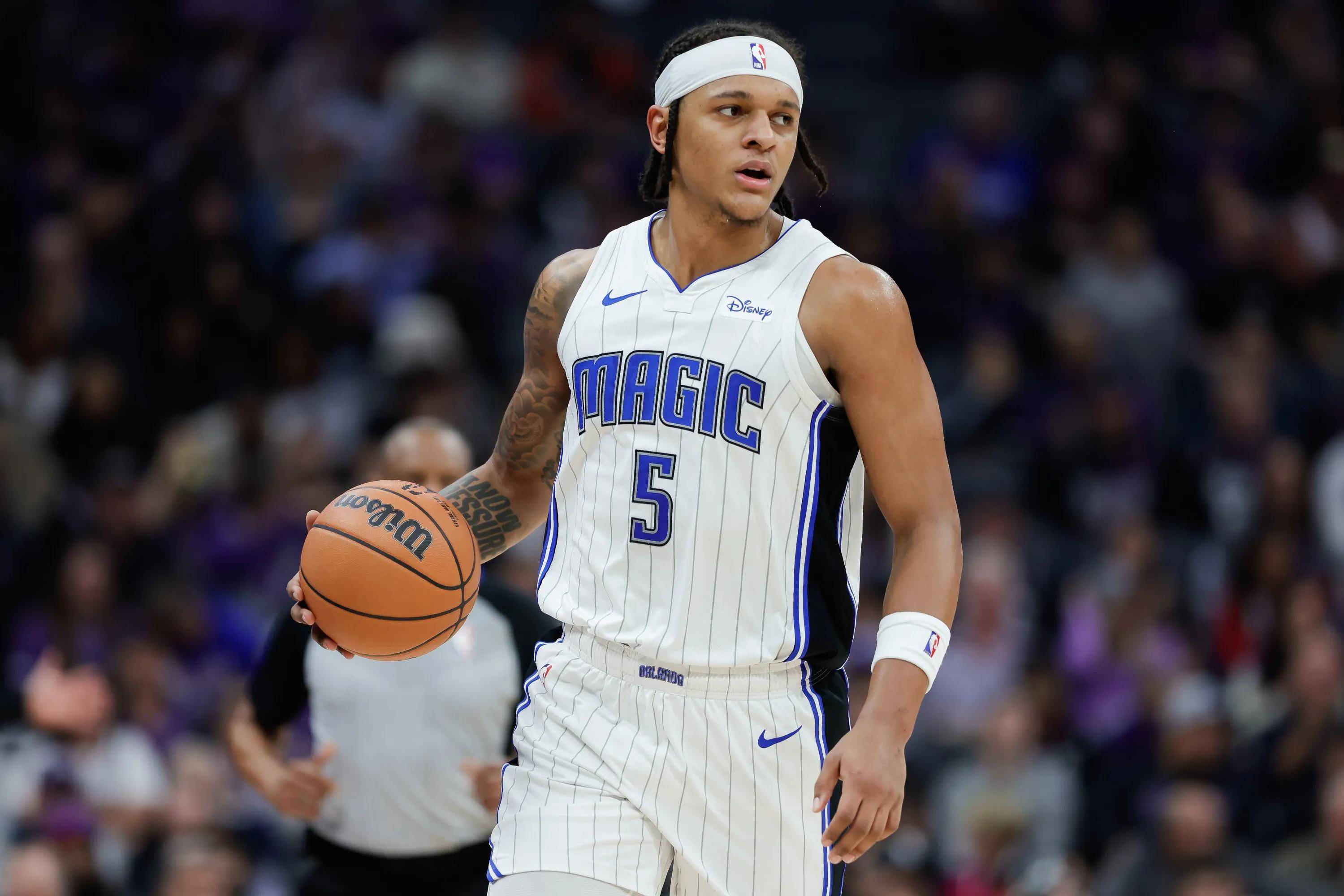 雄鹿队客场力克魔术队,继续领跑的简单介绍 雄鹿队客场力克魔术队,继续领跑的简单介绍