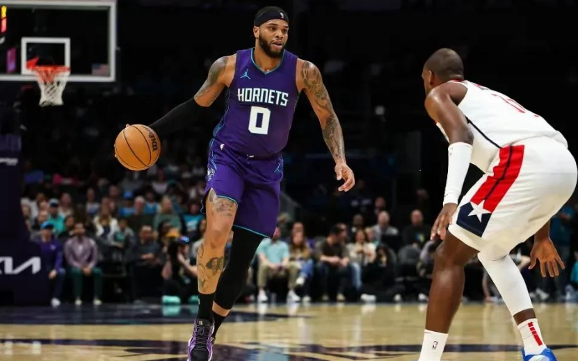 开拓者客场大胜黄蜂,取得比赛胜利 开拓者客场大胜黄蜂,取得比赛胜利