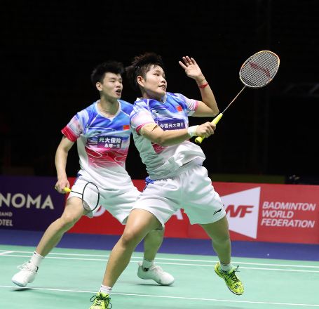 中国队逆转印尼队,黄鸭组合带队取胜 中国队逆转印尼队,黄鸭组合带队取胜